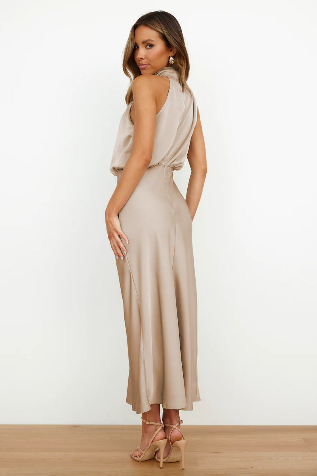 Eva - Long Dress with Halterneck
