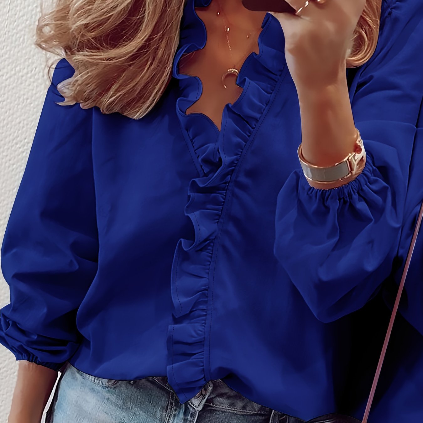 AYA | BLOUSE WITH RUFFLES AND V-NECKLINE