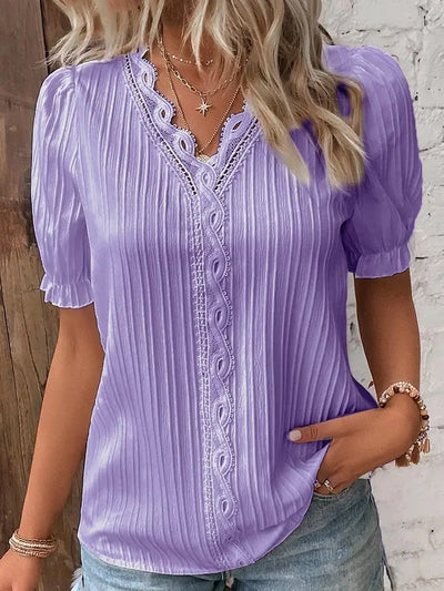 Mira – Feminine top with lace details