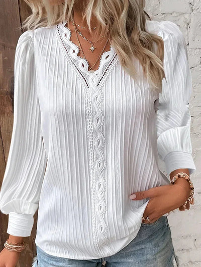 Selvie – Blouse with Lace Trim and Pleats