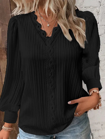 Selvie – Blouse with Lace Trim and Pleats