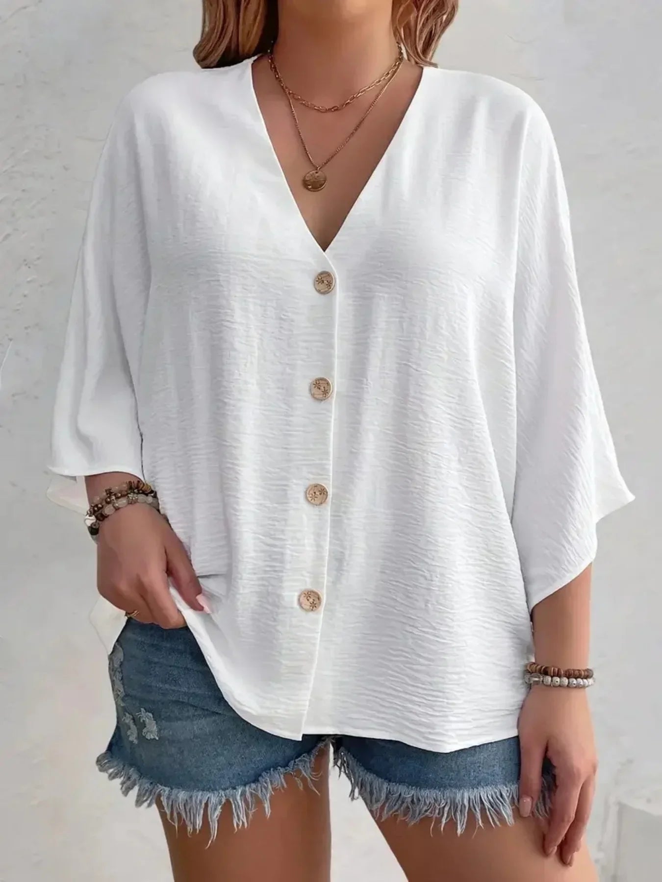 Signe – Blouse with Buttons and ¾ Sleeves