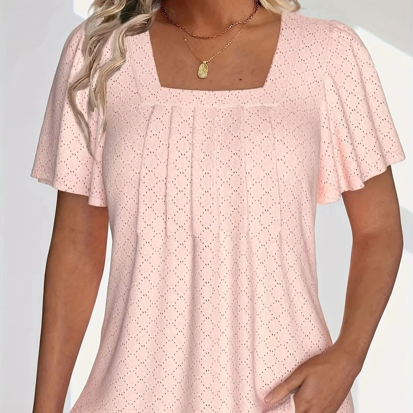 Mirelle – Blouse with Square Neckline and Texture