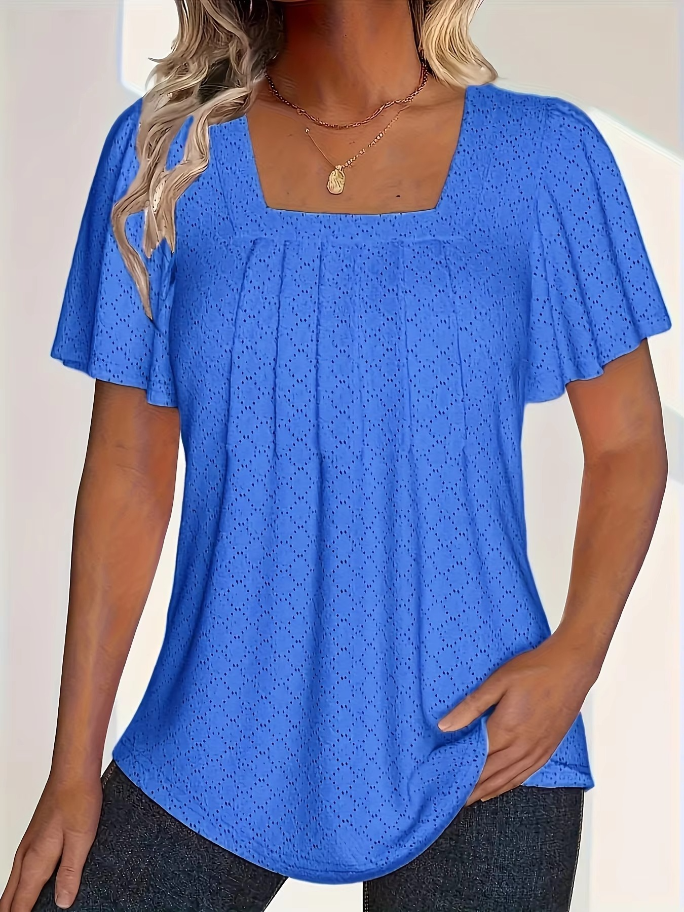 Mirelle – Blouse with Square Neckline and Texture