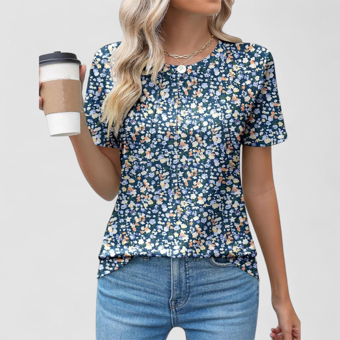 Noelie – Short-Sleeved Top with Seam Details